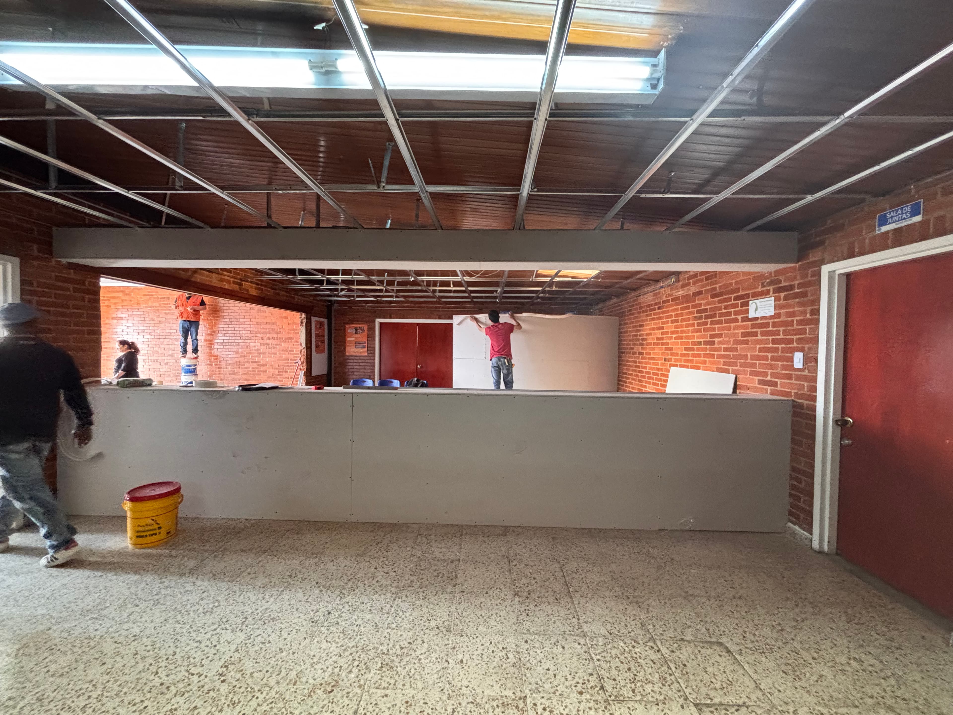 Remodelación y Adecuación de Áreas Administrativas y Atención al Usuario – CEDID Ciudad Bolívar — fotografía